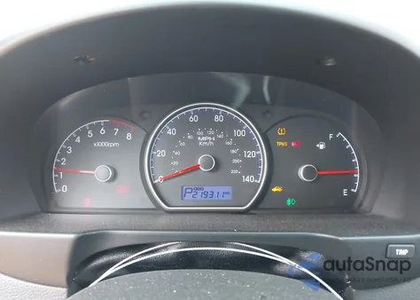 2010 Hyundai Elantra Gls z USA, uszkodzony, nr VIN KMHDU4AD4AU112725